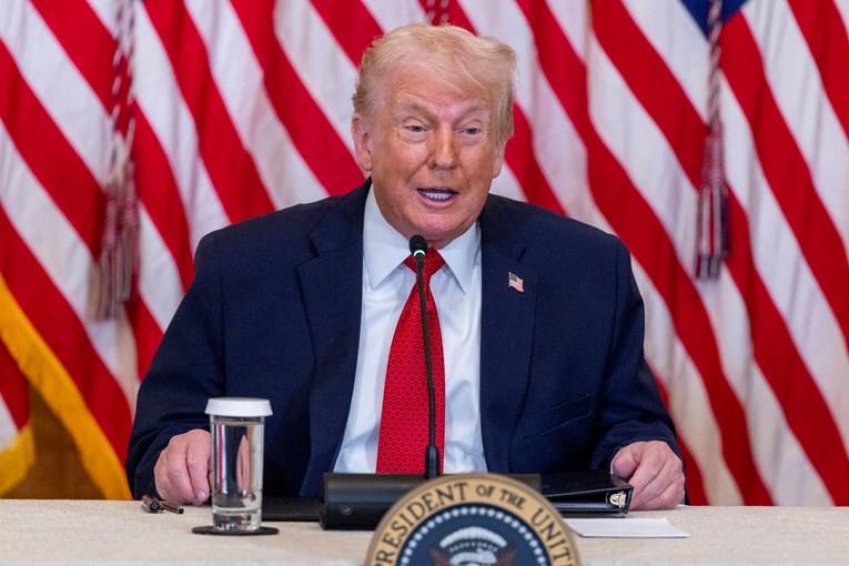 Трамп им се закани на сите држави кои се против преземањето на Гренланд (ВИДЕО)