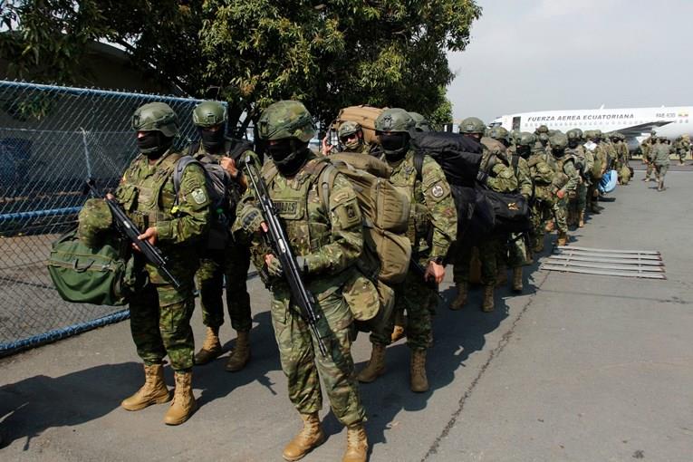 Еквадор со  дополнителни 10.000 војници ќе се бори против наркокартелите
