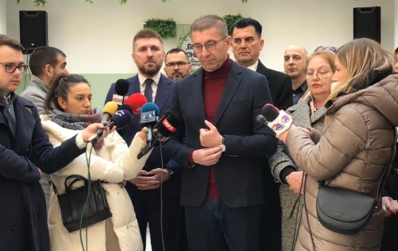 Мицкоски: Покрај новите проекти мораме да враќаме и долгови на претходната Влада