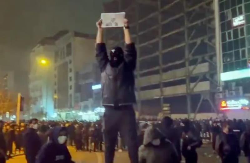 Иран планира трајно да го исклучи интернетот во земјата- гасење на протестите се приоритет за режимот 