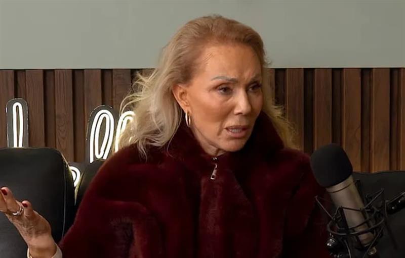 Лепа Брена се потсети на средбата со баба Ванѓа: Искрено се исплашив, нозете ми се отсекоа
