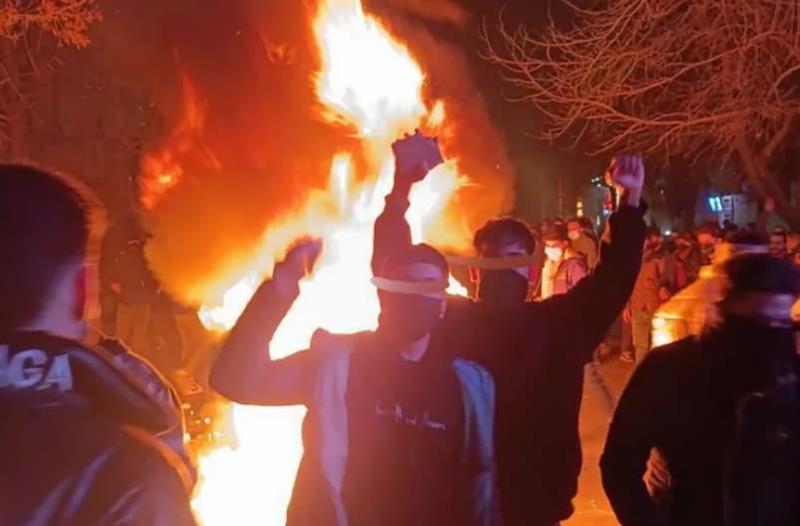 Драстично е зголемен бројот на жртвите во протестите во Иран- двојно е зголемен и бројот на случаи под истрага (ВИДЕО)