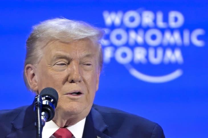 Трамп најави средба со Зеленски и повика на крај на војната во Украина
