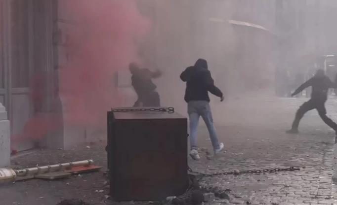 Судири меѓу белгиската полиција и прокурдски демонстранти во Брисел