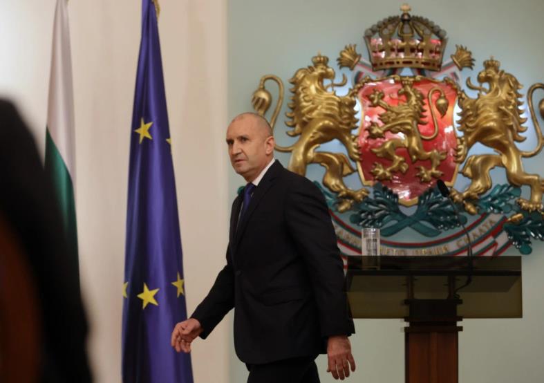 Уставниот суд ја прифати оставката на Радев, се отвора патот за негово учество на претстојните избори 