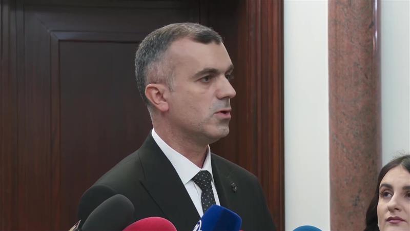 Новоизбраниот народен правобранител, Фатон Селами, утринава  даде свечена изјава пред претседателот на собранието, Гаши