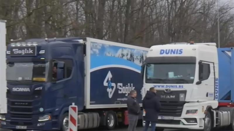 ЕУ ја следи ситуацијата со блокадите на транспортерите, следната недела ќе се разговара за нова стратегија за ЕЕС, но ќе има ли значајни олеснувања?