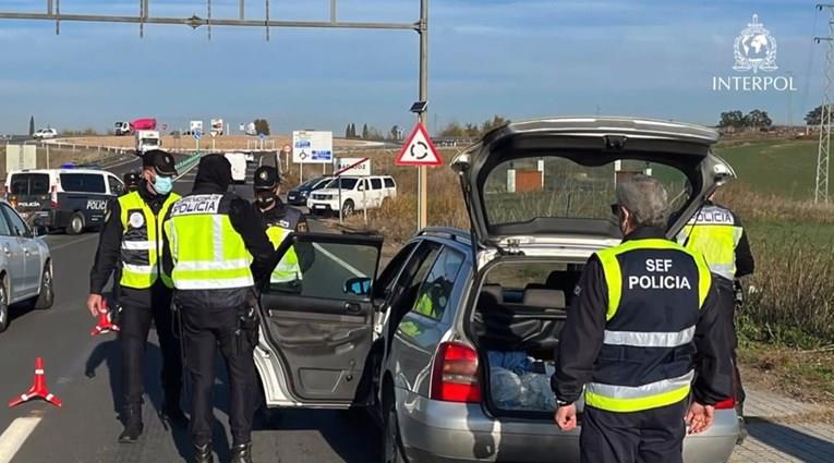 Интерпол уапси над 3.700 осомничени во глобална акција против трговија со луѓе