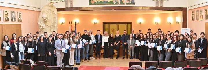 УКИМ: Осумдесет и двајца студенти минатиот семестар ја завршија Програмата за изучување на холокаустот 