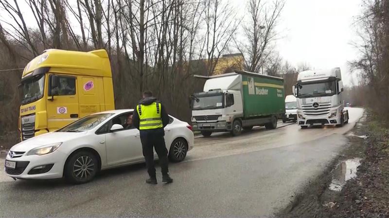 Камионските превозници втор ден го блокираат товарниот сообраќај на граничните премини