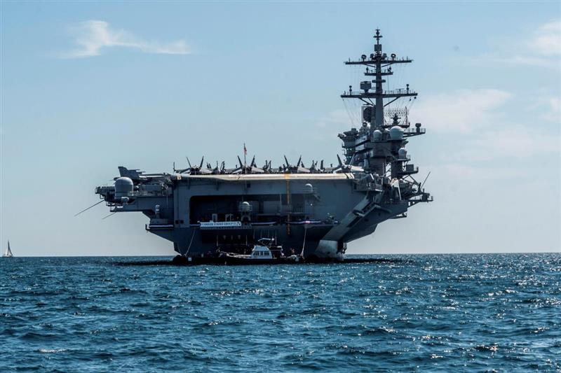 Трамп: Уште една прекрасна армада во моментов плови кон Иран