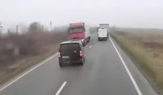 Фото: Во страшна сообраќајка во Романија загинаа седум навивачи на ПАОК