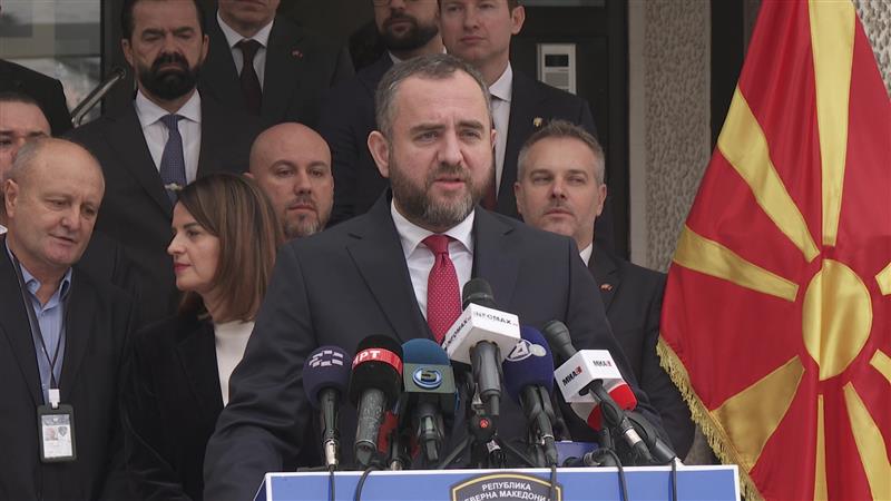 Албанската министерка за внатрешни работи Кочиу во посета на Македонија