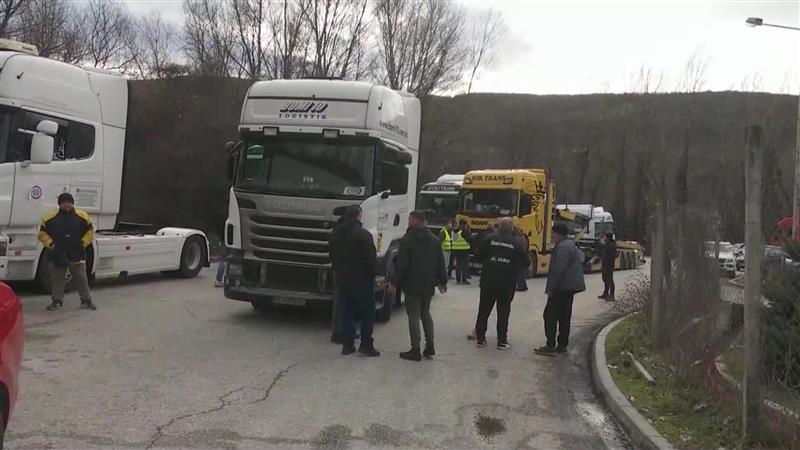 Канал 5 дознава - Денеска во ЕУ состанок за надминување на проблемот со транспортерите 