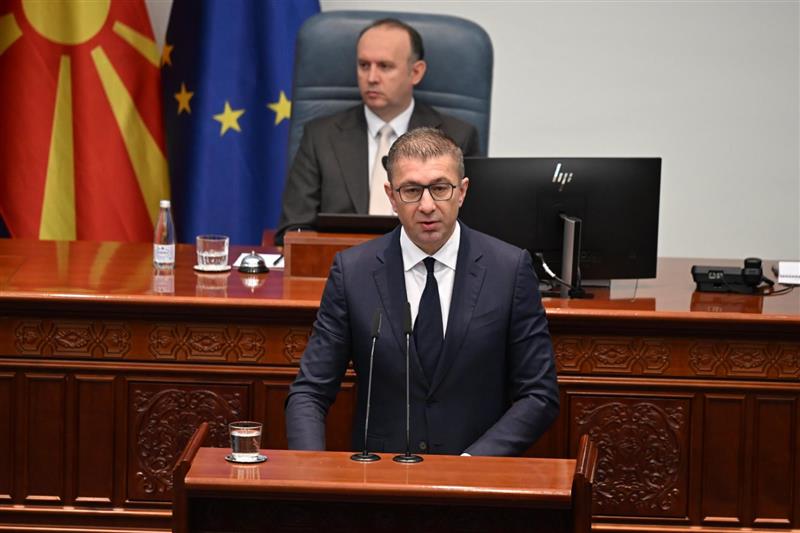 Мицкоски: Нема да има уставни измени ако не бидат исполнети најмалку два услова, да донесеме резолуција со државнички став