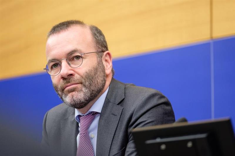 Вебер ја возобнови идејата за спојување на функциите претседател на Европскиот совет и на ЕК