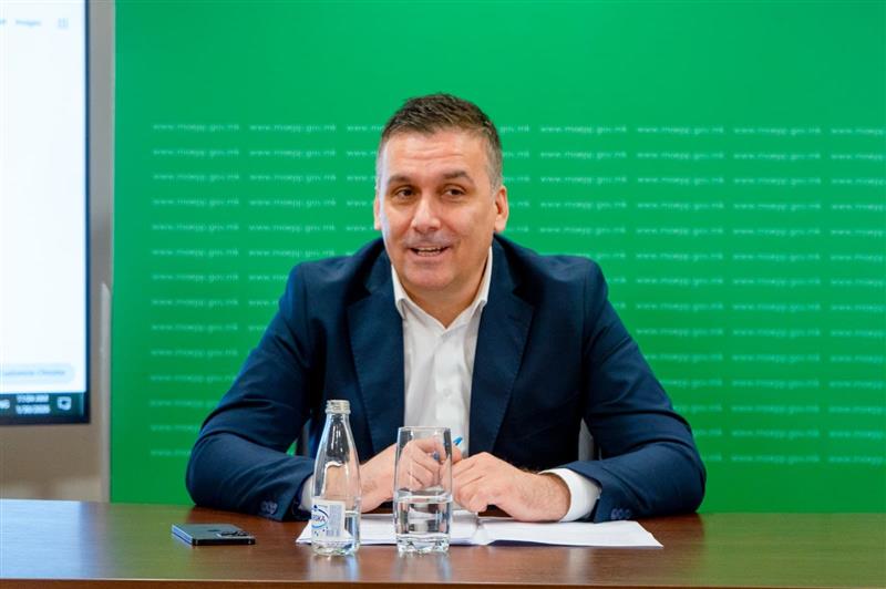 Хоџа најави построг пристап кон индустријата и начело „загадувачот плаќа“