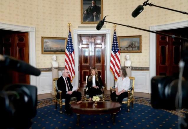 Меланија Трамп: Во тек се разговори со тимот на Путин за враќање на украинските деца