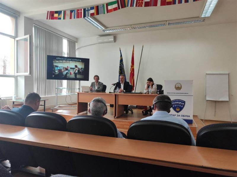 Дирекорот на БЈБ Александар Јанев ги посети полициските службеници кои учествуваат на специјализирана обука за онлајн криминал 