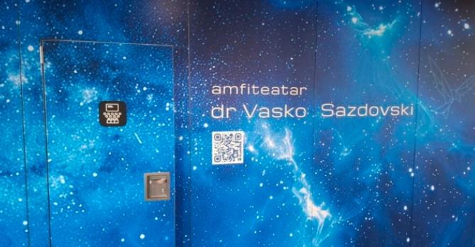 Амфитеатарот на новосадскиот институт „БиоСенс“ посветен на македонскиот научник Васко Саздовски