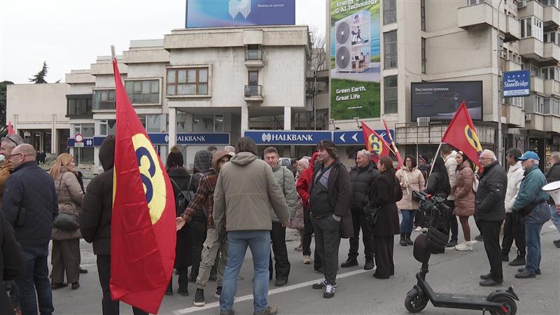 ССМ го блокираше Собранието, бара минимална плата од 600 евра и зголемување на сите останати плати за 6.000 денари