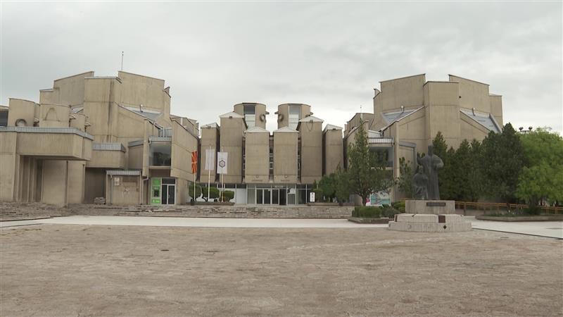 Нови искри меѓу коалициските партнери ЗНАМ и ВРЕДИ поради барањето правосудниот испит да се полага и на албански јазик