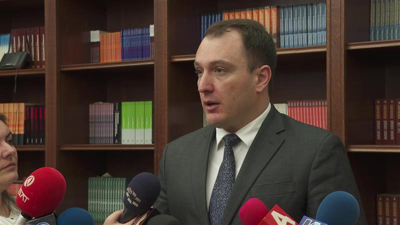 Јавна расправа за подготвеноста на јавниот секотр за примена на вештачката интелегенција