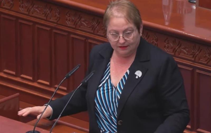 Јаневска до опозицијата: Нема да го повлечеме Законот за високо образование