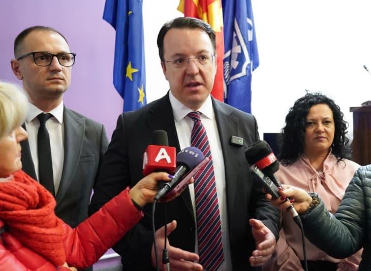 Николоски: Започнат е дијалог за финалното решение на превозниците