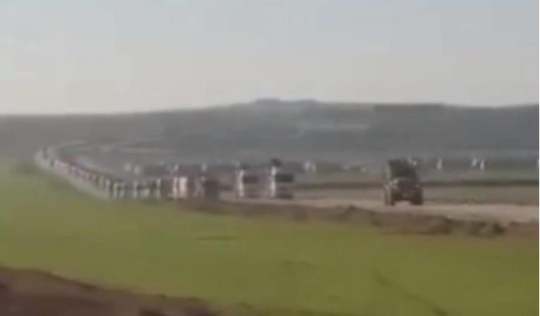 Американските сили започнаа со повлекување од нивната најголема база во Сирија