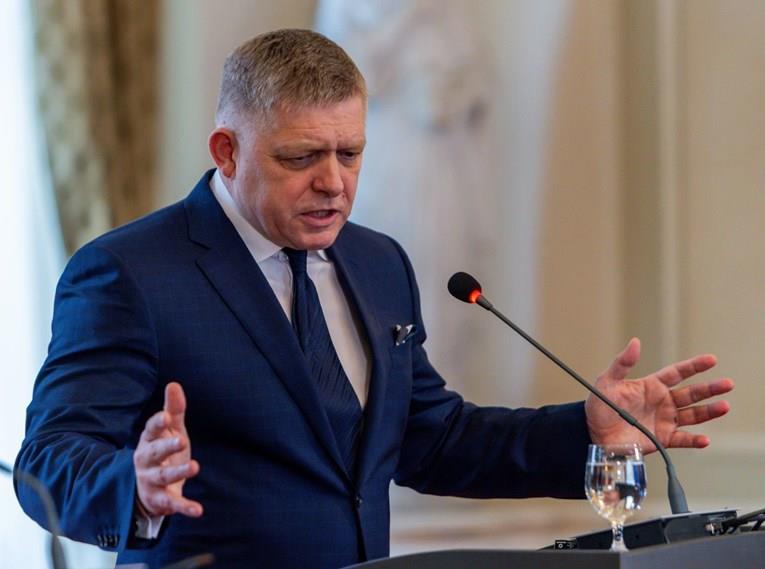 Фицо: Од денеска го запираме снабдувањето на Украина со електрична енергија