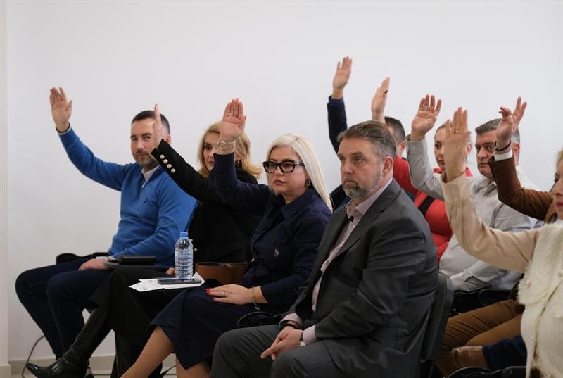 Карпош ќе набавува машина за чистење на отпад и депонии