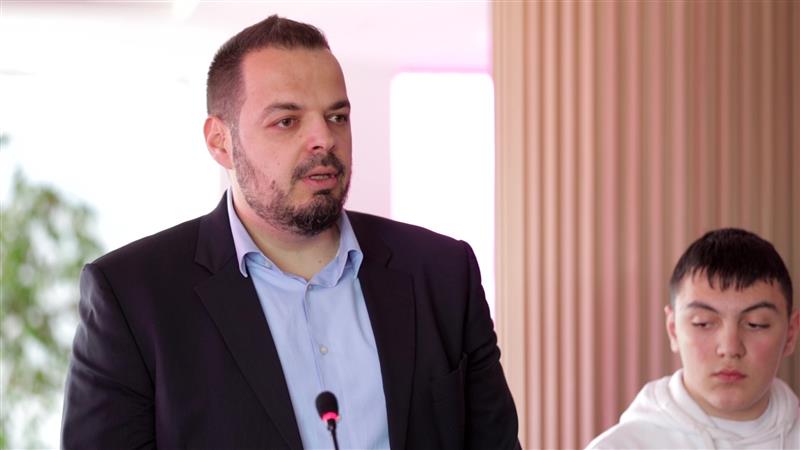 „Нет без хејт“ -  национална иницијатива против санјбер булинг и говор на омраза на интернет