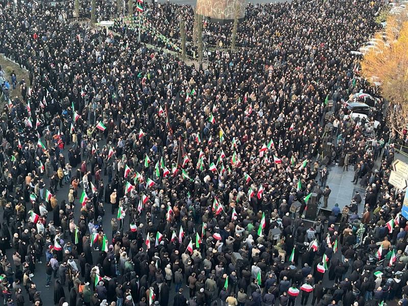 Иранската тајна служба го предупредува населението да не излегува на протести