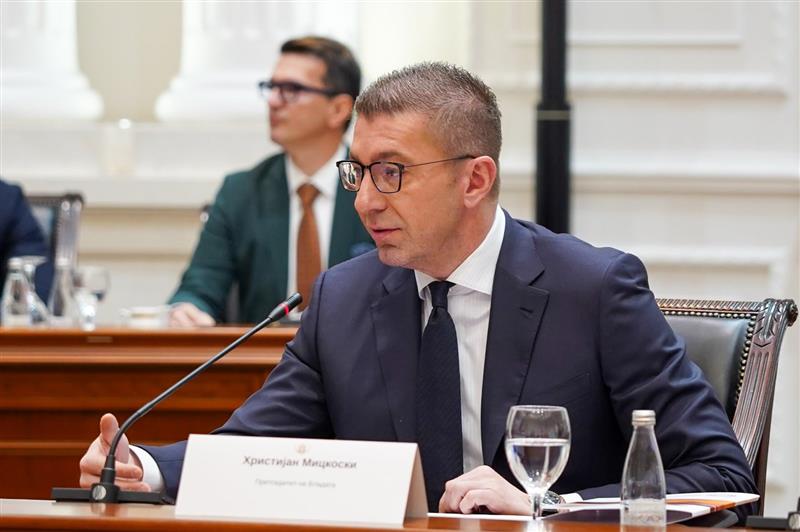 Мицкоски на Економско-социјалниот совет: Минималната плата се зголемува, повисоки примања од април
