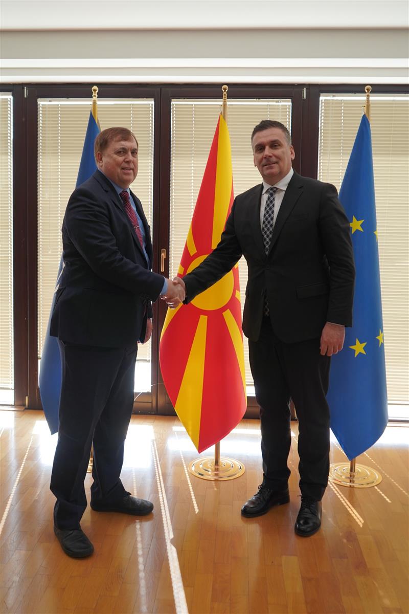 Министерот Хоџа на средба со амбасадорот на Чешка Јарослав Лудва