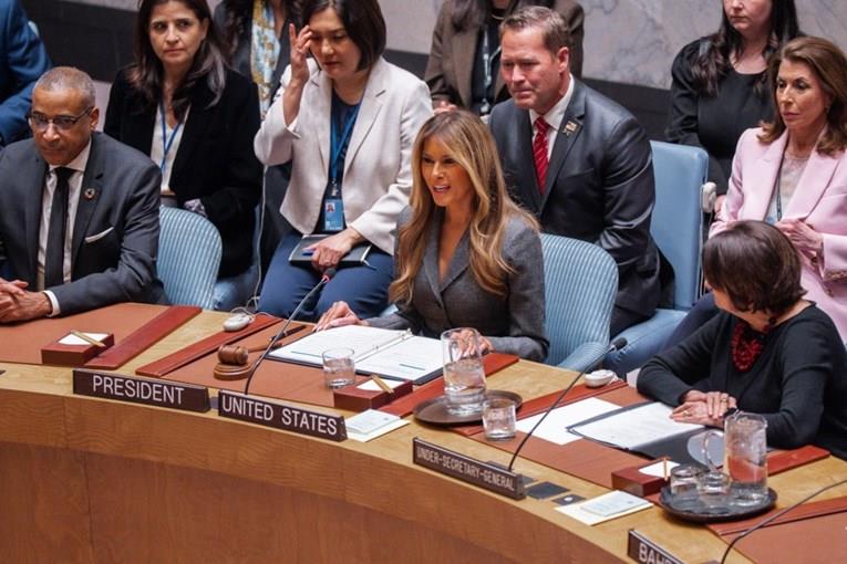 Меланија Трамп претседаваше со СБ на ОН: Изградете идна генерација лидери кои ќе го прифатат мирот преку образование