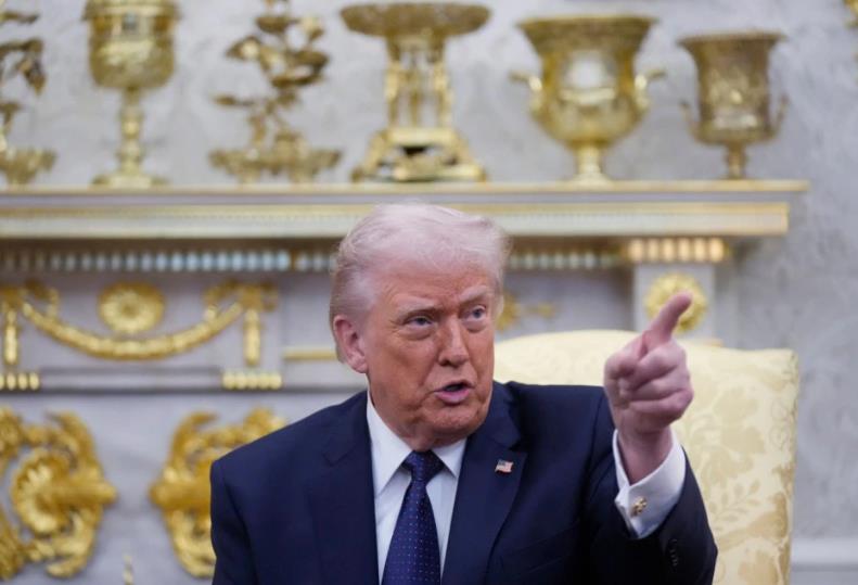 Трамп: Некој од внатрешноста на Иран е подобар наследник на Хамнеи од Пахлави
