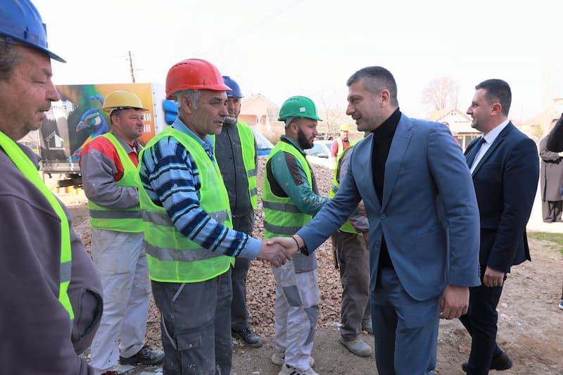 Перински и Андонов на терен - Василево добива енергетски ефикасен Дом на култура