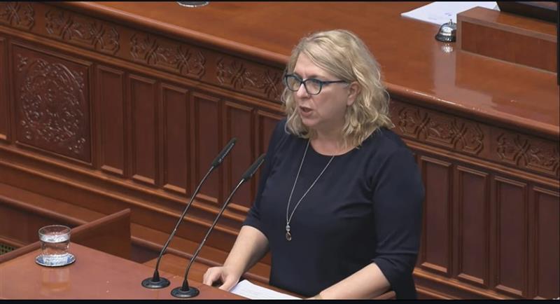 Николова: Предложените заменици министри се партиски кадри наместо експерти,  уште едно лицемерие на Владата