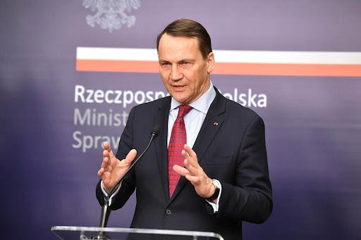 Шикорски: Полска нема да им даде на САД бази за напади врз Иран, ниту ќе испрати војници