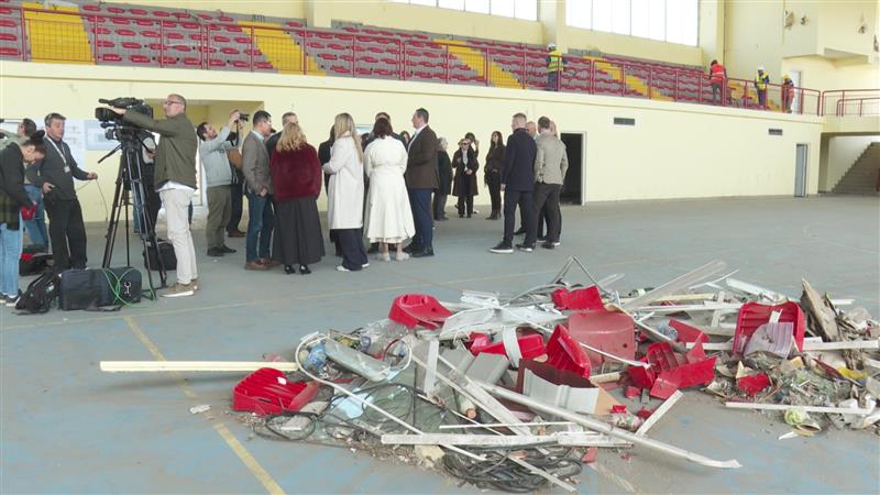 Започна реконструкција на спортската сала во кампусот на УКИМ која речиси цела деценија е во руинирана состојба 