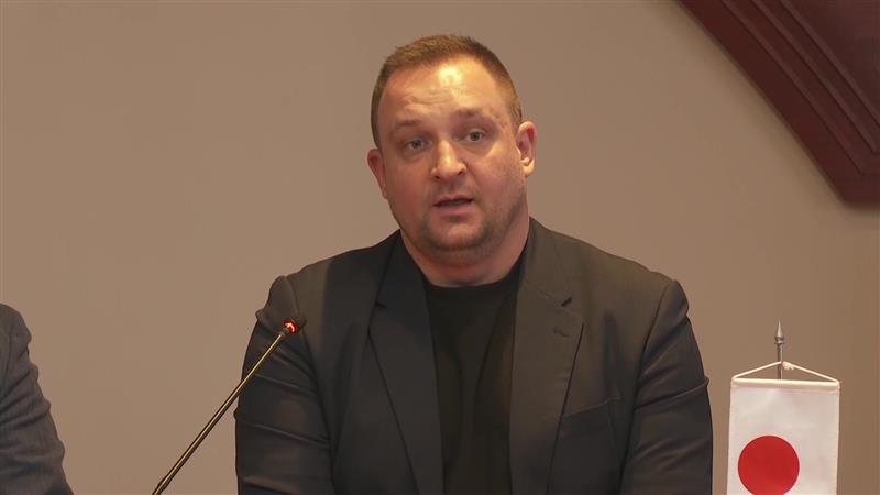 Тренадафилов и Триангл: Не треба да е прифатливо да има луѓе кои земаат плата под прагот на сиромаштијата