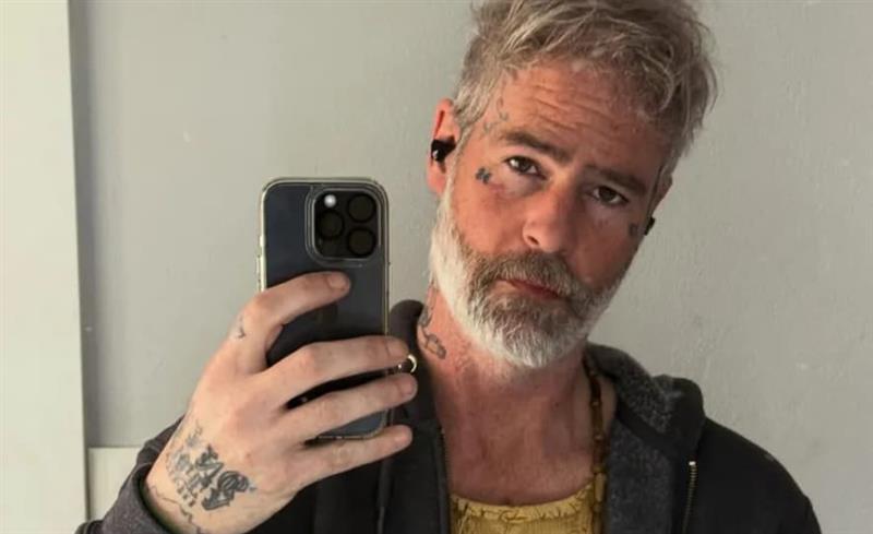 Познат Тиктокер е уапсен под обвинение за повеќекратни силувања 