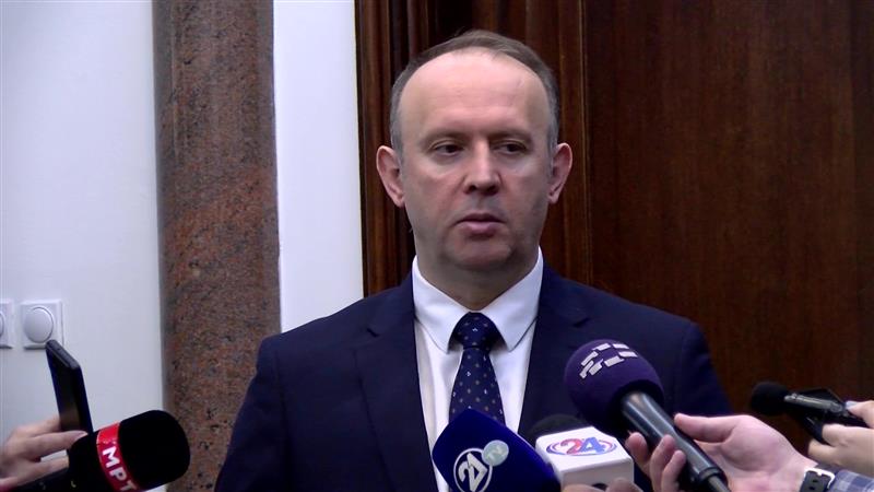 Гаши: Уставот не треба ад-хок да се отвора