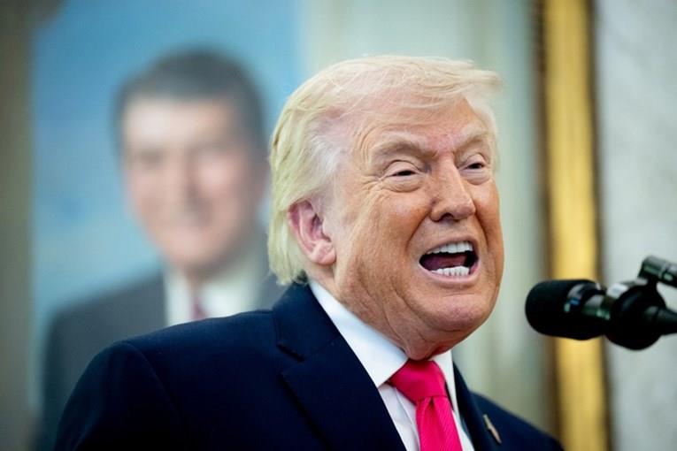 Њујорк Тајмс: Трамп ја крие вистината за војната во Иран 