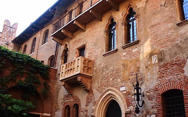 Верона ќе наплаќа 5 - 12 евра за пристап до балконот на Јулија