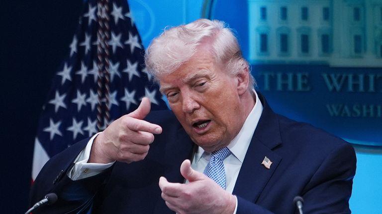 Во последен момент: Трамп се согласи на примирје, Ормутскиот теснец ќе биде отворен наредните две недели 