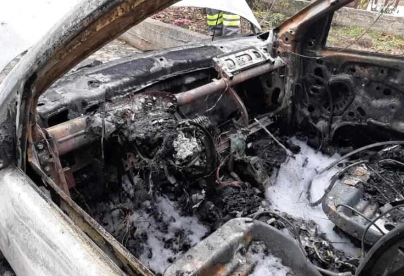 Опожарени три возила на подрачјето на Бит Пазар, нема повредени