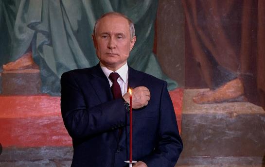 Путин и Зеленски на велигденски литургии во Москва и Киев